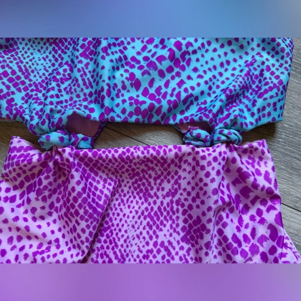 More Than Magic Snake Print One Piece Knotted Keyhole Cut Out Monokini. Size 7/8